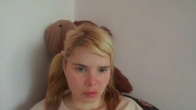 Snapshot of HornyElena chatting on July 2026 10:08:01 AM HornyElena online show from July 2026 10:08:01 AM