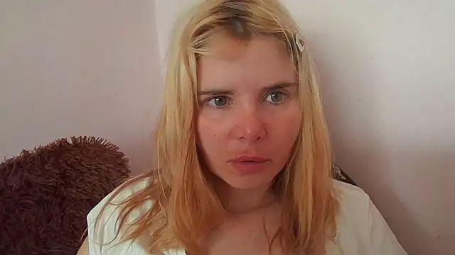 Snapshot of HornyElena chatting on July 2026 08:30:01 AM HornyElena online show from July 2026 08:30:01 AM