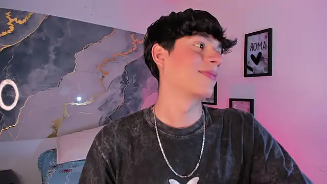 Isaac Kurtt online show from November 2025 07:32:02 PM