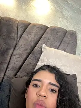 Snapshot of Miagomezymax chatting on November 2025 09:48:02 PM Miagomezymax online show from November 2025 09:48:02 PM