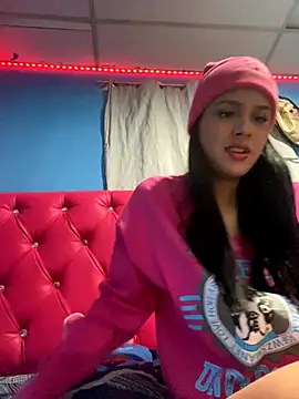 Chiquinquira3 online show from November 2025 04:45:02 AM