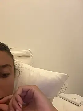 lounaaxangel online show from November 2025 04:38:01 PM