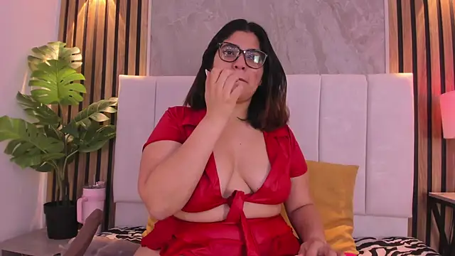 Snapshot of Carlotta_de_velour chatting on June 2026 03:20:02 AM Carlotta de velour online show from June 2026 03:20:02 AM