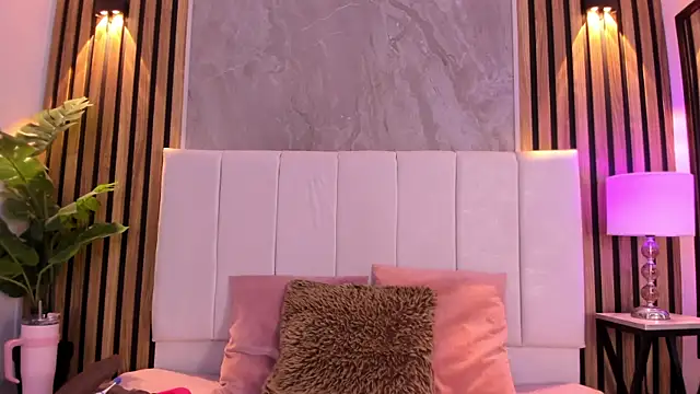 Snapshot of Carlotta_de_velour chatting on July 2026 02:30:01 AM Carlotta de velour online show from July 2026 02:30:01 AM