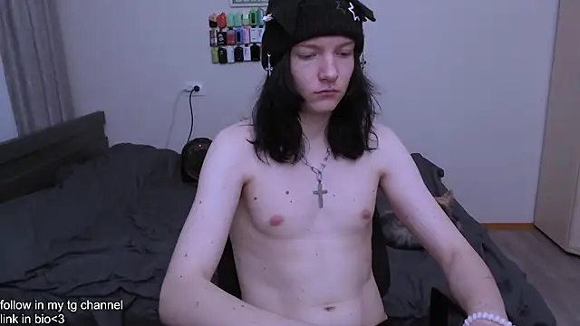 Snapshot of RaidenXL chatting on November 2025 11:21:02 AM RaidenXL online show from November 2025 11:21:02 AM