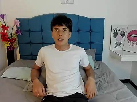 Valentino Lane online show from January 2026 02:14:01 AM