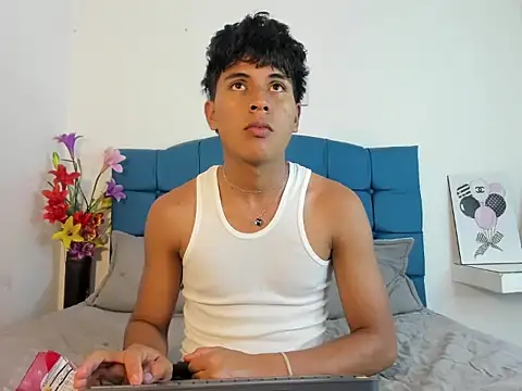 Valentino Lane online show from January 2026 02:06:02 AM