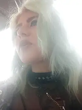 Hollywouldd online show from November 2025 05:01:02 PM