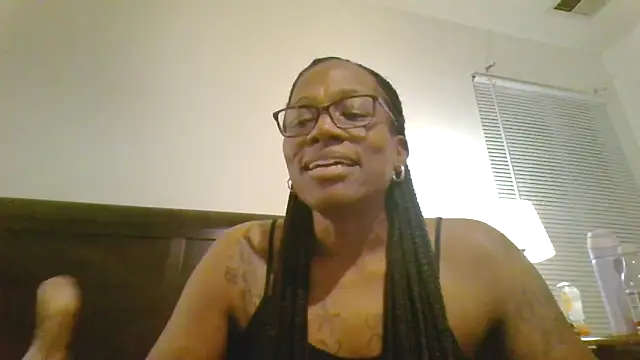 Snapshot of SweetParadise00 chatting on November 2025 03:18:02 AM SweetParadise00 online show from November 2025 03:18:02 AM