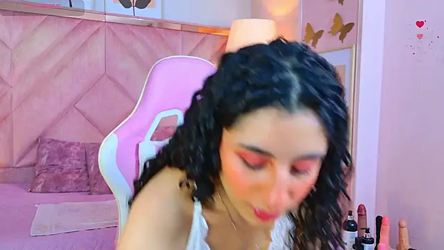 Snapshot of DemiJones_ chatting on May 2026 04:41:02 AM DemiJones online show from May 2026 04:41:02 AM