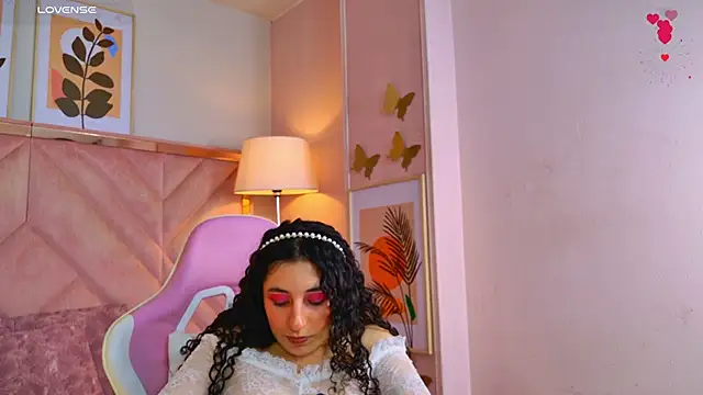 Snapshot of DemiJones_ chatting on May 2026 05:15:02 AM DemiJones online show from May 2026 05:15:02 AM