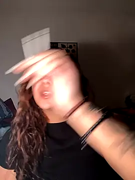 Snapshot of CurvyRush chatting on November 2025 10:10:02 PM CurvyRush online show from November 2025 10:10:02 PM