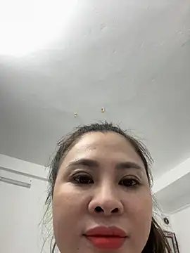 hellela-a online show from November 2025 06:57:02 AM