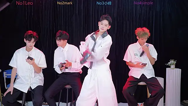 Snapshot of AAA-winner chatting on November 2025 09:37:01 PM AAA-winner online show from November 2025 09:37:01 PM