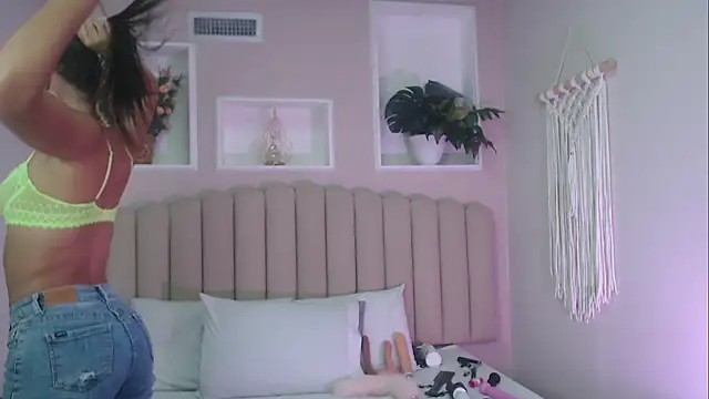 aleskaswarovski online show from January 2026 04:12:02 PM