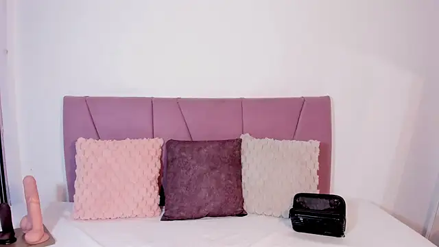 elena wolff online show from June 2026 11:33:01 AM