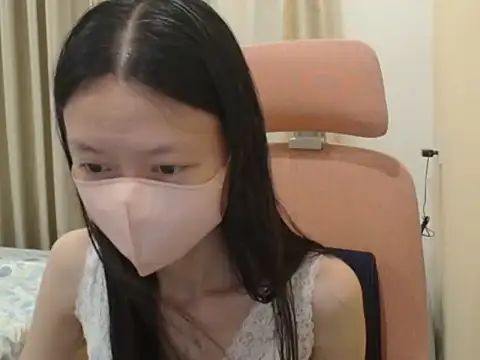 Lil-Cherries online show from March 2026 11:13:01 AM