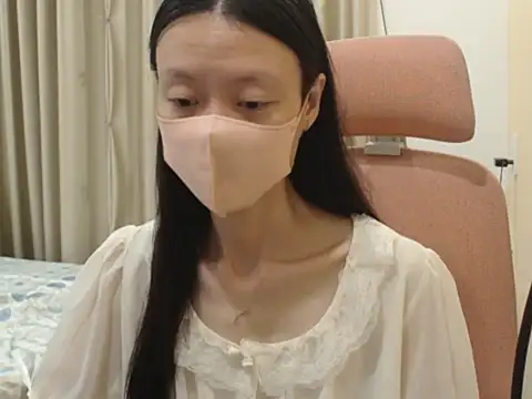 Lil-Cherries online show from April 2026 02:36:02 PM