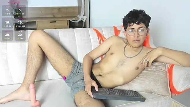 LustyGuy18 online show from November 2025 10:21:02 PM