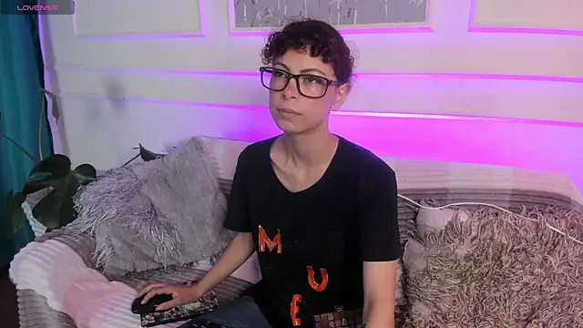 AliceMadnes online show from February 2026 01:31:02 PM