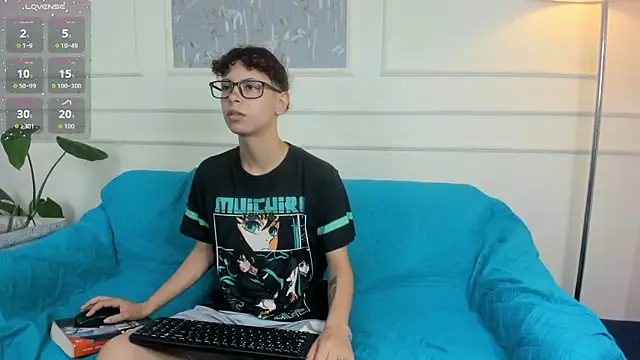 Snapshot of AliceMadnes chatting on March 2026 02:10:01 PM AliceMadnes online show from March 2026 02:10:01 PM