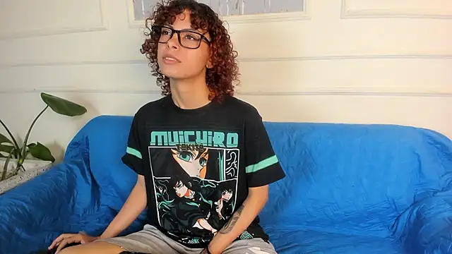 Snapshot of AliceMadnes chatting on March 2026 02:15:01 AM AliceMadnes online show from March 2026 02:15:01 AM