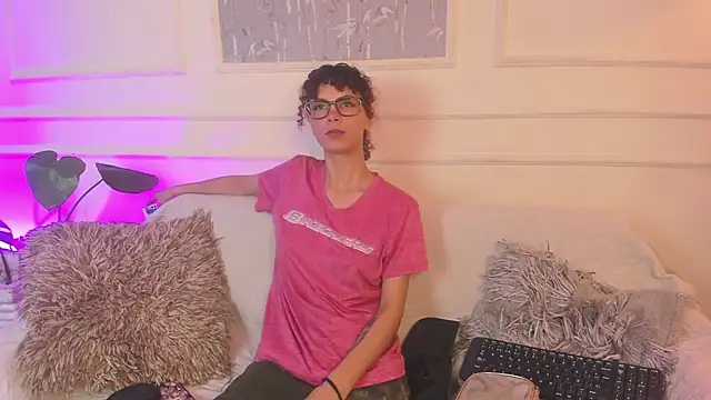 Snapshot of AliceMadnes chatting on March 2026 12:53:02 PM AliceMadnes online show from March 2026 12:53:02 PM