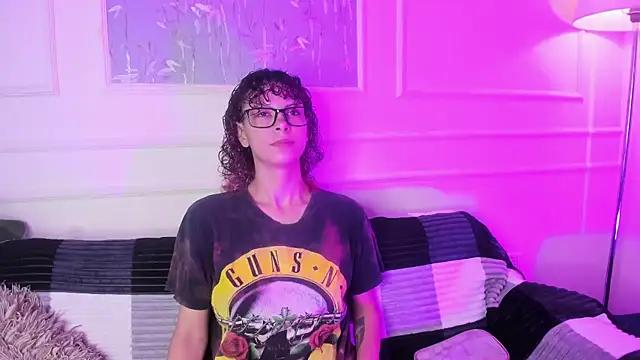 Snapshot of AliceMadnes chatting on March 2026 01:26:01 PM AliceMadnes online show from March 2026 01:26:01 PM