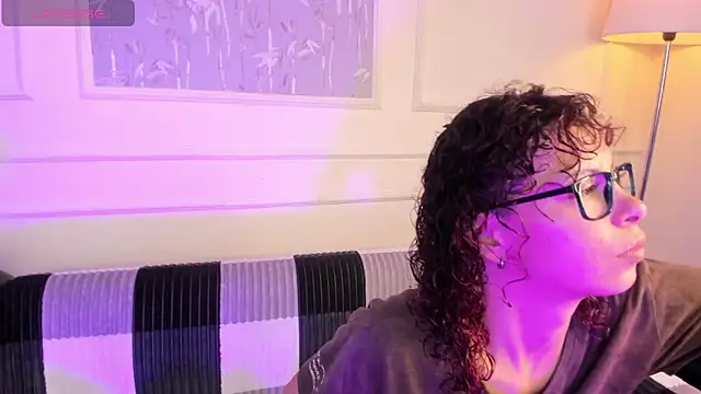 Snapshot of AliceMadnes chatting on March 2026 12:27:01 PM AliceMadnes online show from March 2026 12:27:01 PM