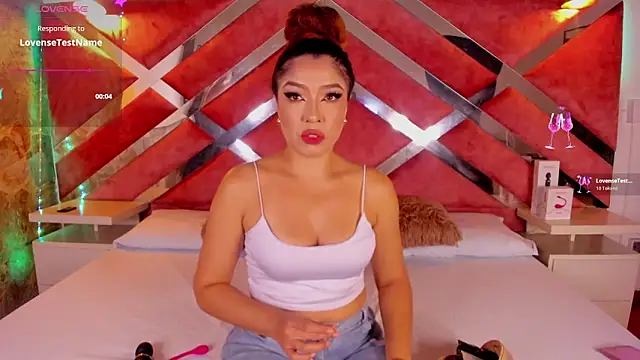 Lily Queen30 online show from December 2025 07:54:02 PM