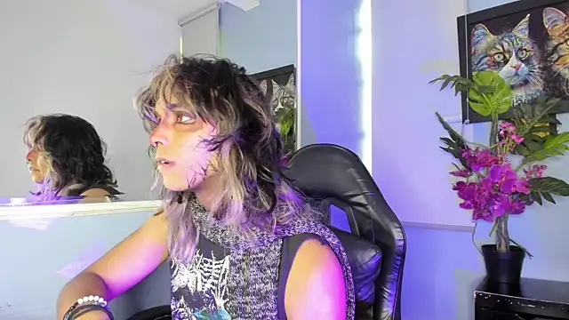 luxiel  online show from November 2025 09:03:02 PM