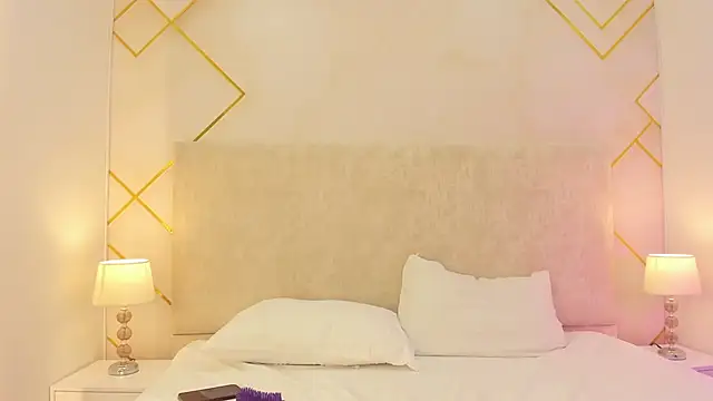 isaa and juanjo online show from November 2025 04:01:01 AM