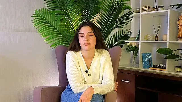 Snapshot of EleneGroder chatting on November 2025 07:08:02 AM EleneGroder online show from November 2025 07:08:02 AM