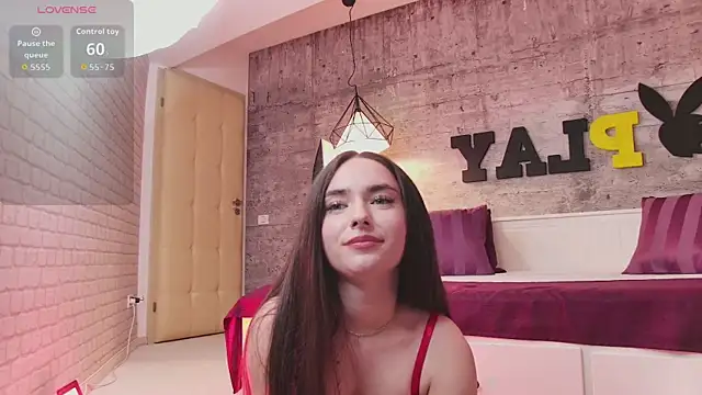 Snapshot of LuisaFaye chatting on April 2026 07:20:01 PM LuisaFaye online show from April 2026 07:20:01 PM