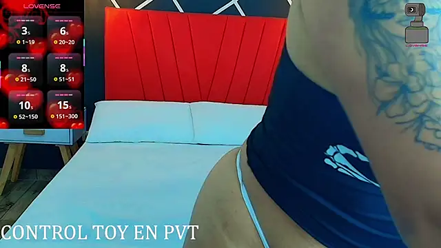 Logan Chloe online show from November 2025 12:08:02 PM