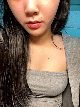 Lynn-122 online show from December 2025 05:45:02 AM