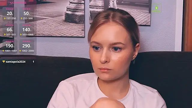 LunaAstra online show from November 2025 03:54:01 PM