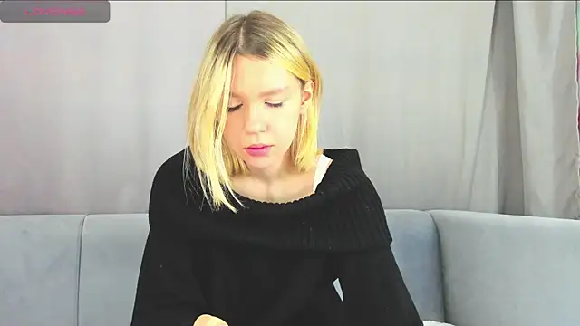 Monisees online show from November 2025 02:45:02 AM