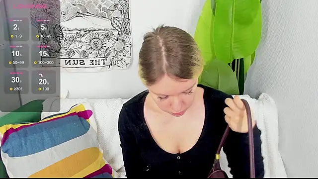 Monisees online show from January 2026 02:26:02 AM