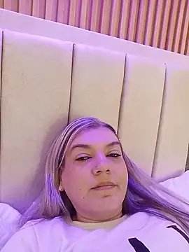 Snapshot of gala_montes_30 chatting on November 2025 01:55:01 PM gala montes 30 online show from November 2025 01:55:01 PM