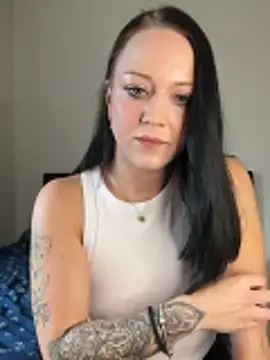 TattooLaraa online show from November 2025 01:11:02 PM