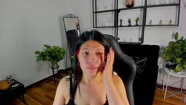 Halley Ravenn online show from August 2026 02:37:01 PM