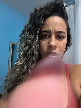 Snapshot of vivianeleoa chatting on July 2026 09:44:01 PM vivianeleoa online show from July 2026 09:44:01 PM