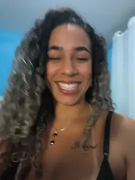 Snapshot of vivianeleoa chatting on July 2026 09:14:02 PM vivianeleoa online show from July 2026 09:14:02 PM