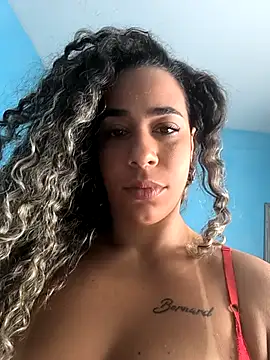 Snapshot of vivianeleoa chatting on July 2026 05:11:02 PM vivianeleoa online show from July 2026 05:11:02 PM