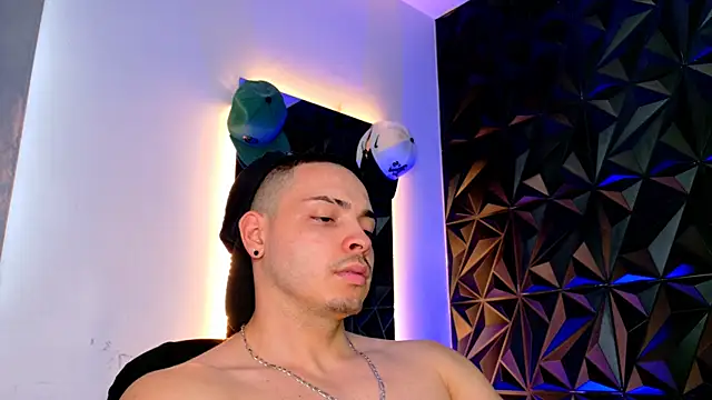 Snapshot of Maxwell_Dupont chatting on November 2025 09:48:02 PM Maxwell Dupont online show from November 2025 09:48:02 PM