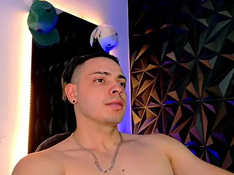 Snapshot of Maxwell_Dupont chatting on November 2025 09:47:01 PM Maxwell Dupont online show from November 2025 09:47:01 PM