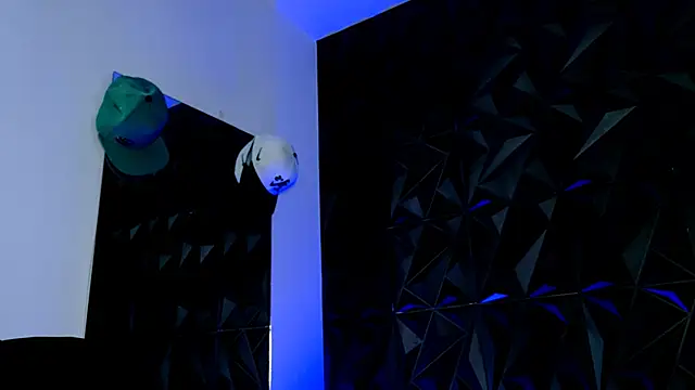 Maxwell Dupont online show from November 2025 08:08:01 PM