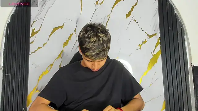 Timmy Kiing  online show from January 2026 09:16:02 PM