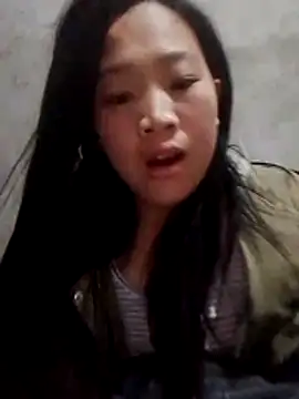 Yumiik2kk online show from November 2025 08:44:01 PM